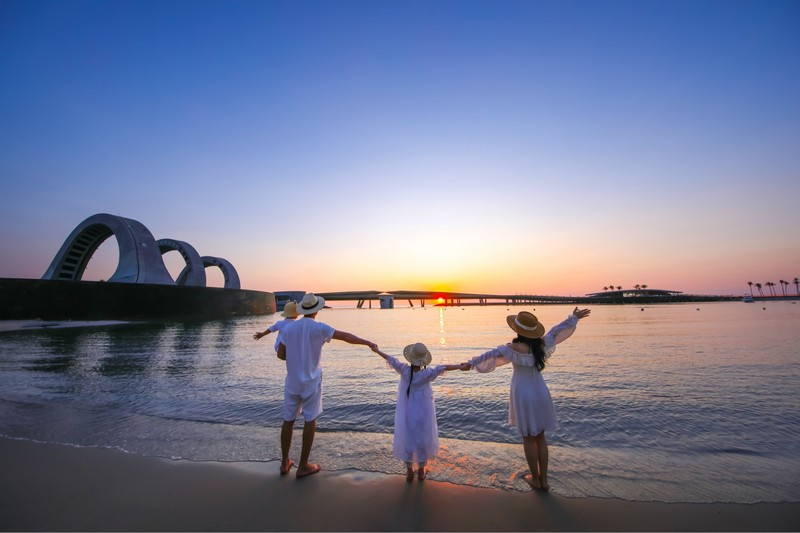 Du khách nên theo dõi thời tiết và canh đúng giờ để bắt trọn khoảnh khắc mặt trời lặn đẹp nhất