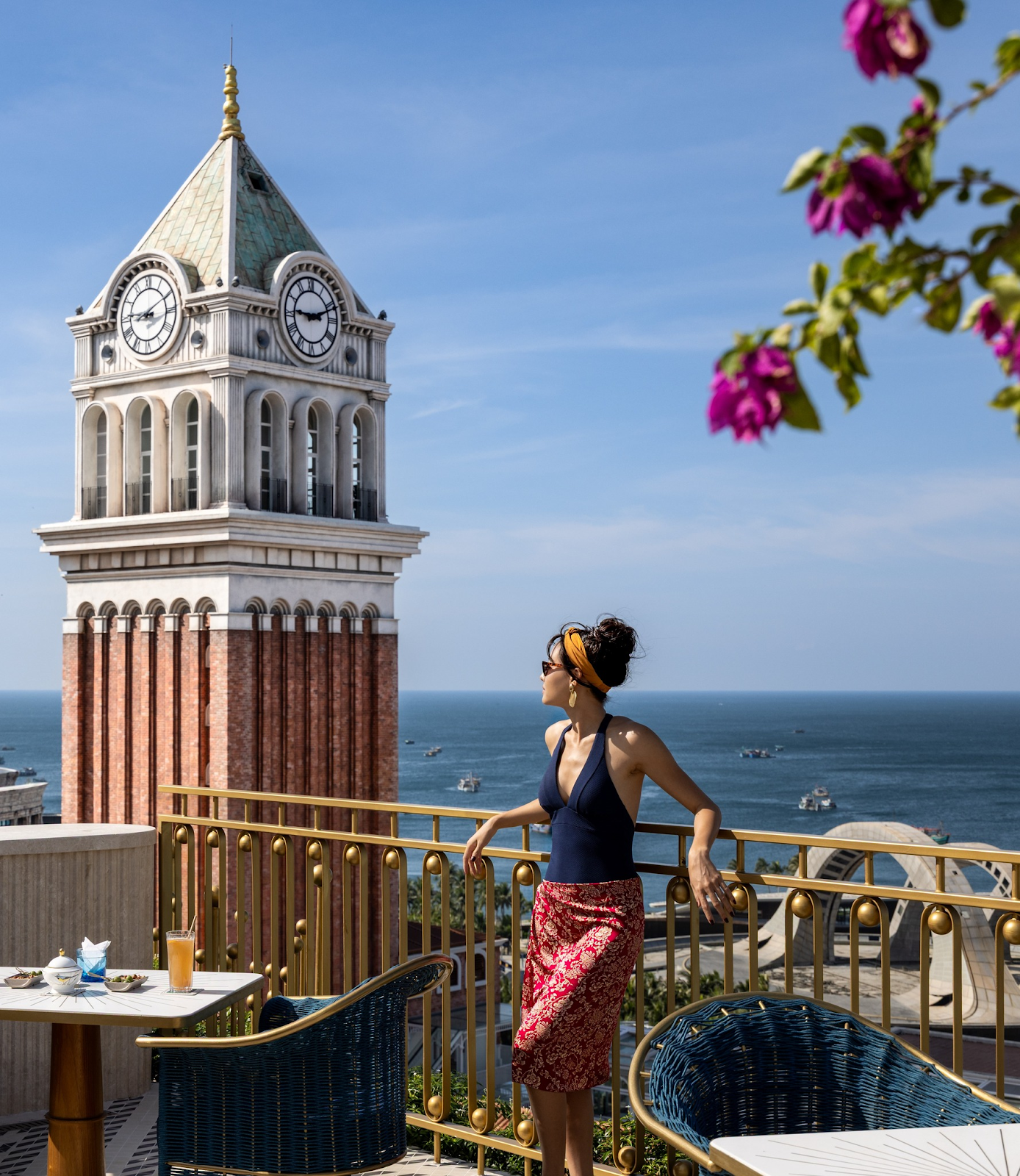 Du khách chụp bức ảnh đầy nghệ thuật tại khách sạn La Festa Phu Quoc, Curio Collection by Hilton