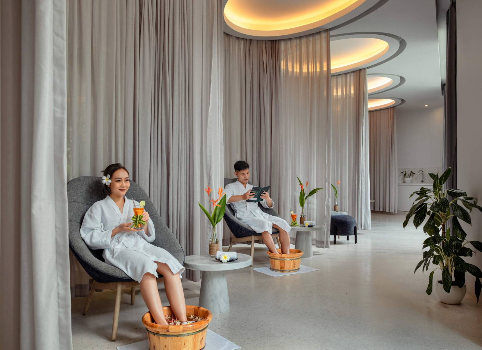 Du khách thư giãn tại Emerald Spa Phu Quoc
