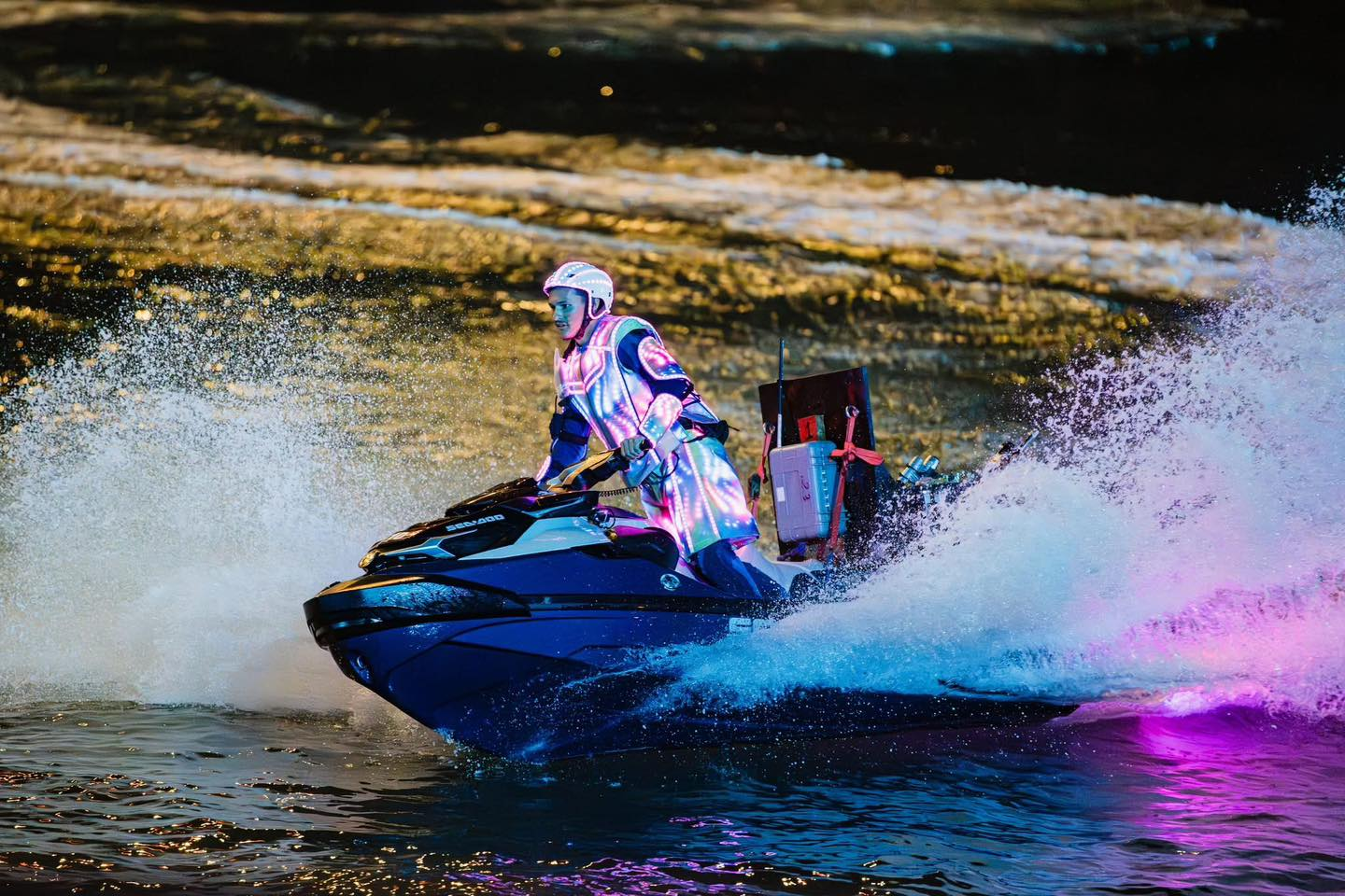 Nghệ sĩ nước ngoài biểu diễn tại Thị trấn Hoàng Hôn