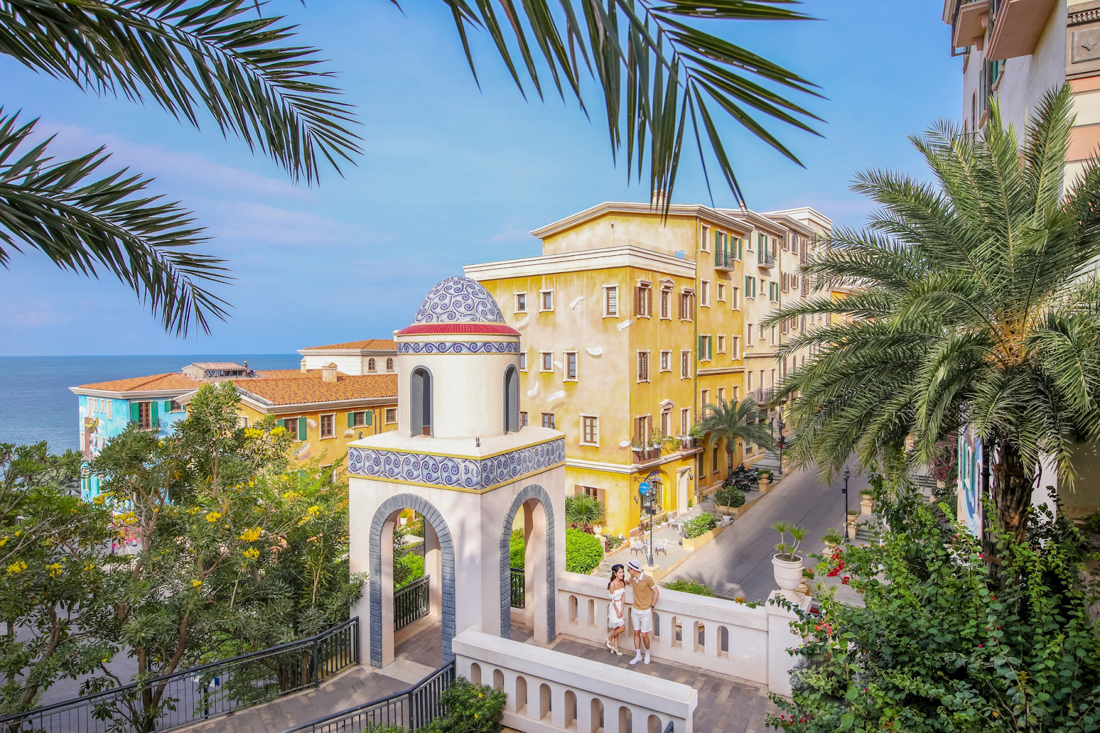 Không gian đậm chất Địa Trung Hải tại Thị trấn Hoàng Hôn