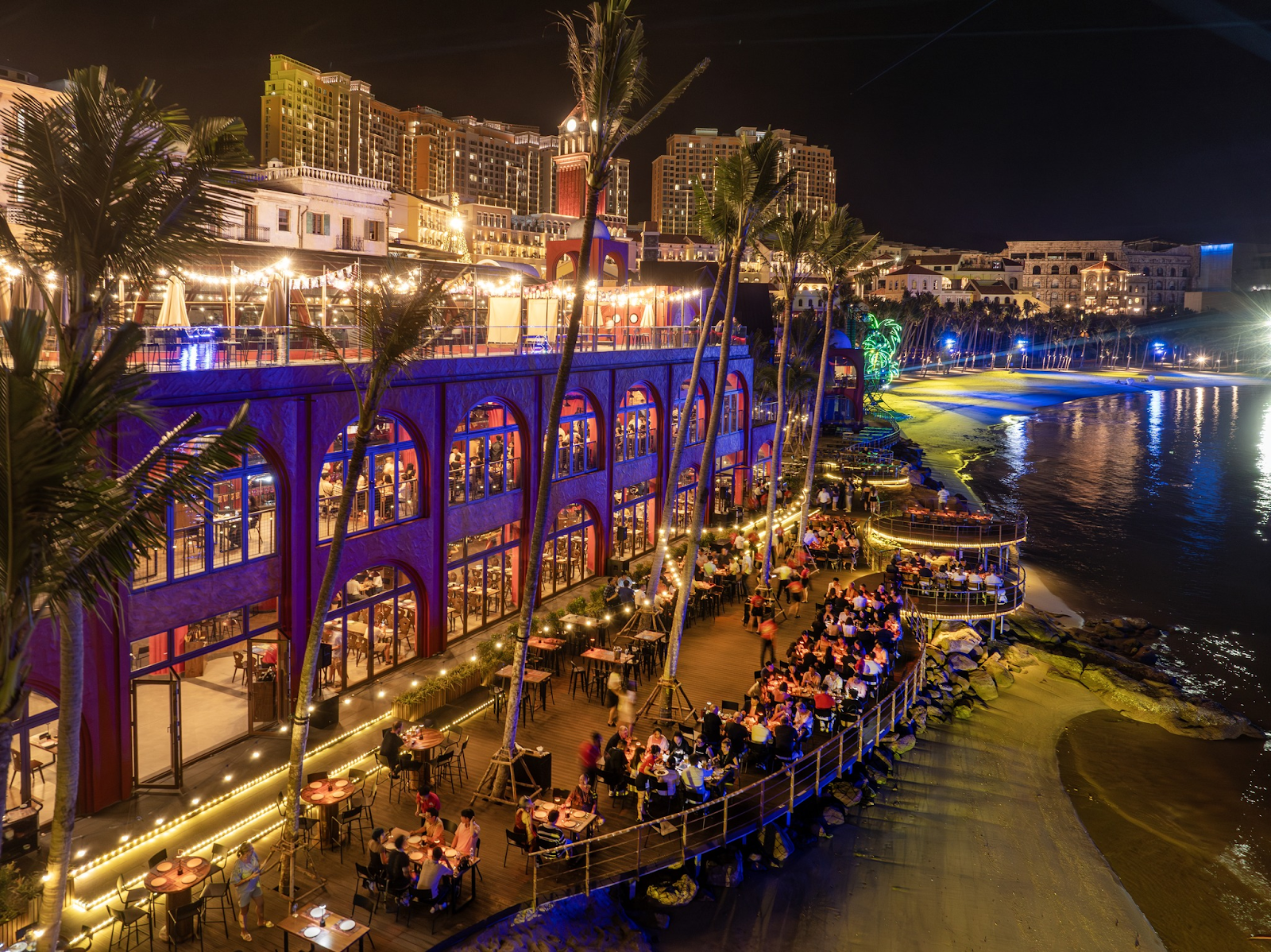 Nhà hàng Sun Bavaria GastroPub sở hữu vị trí đắc địa tại Thị trấn Hoàng Hôn