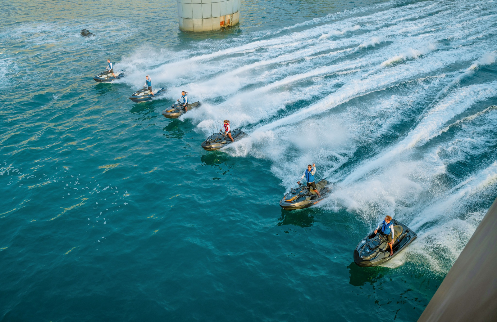 Những nghệ sĩ trình diễn trong show Đại dương thức giấc - Awaken Sea