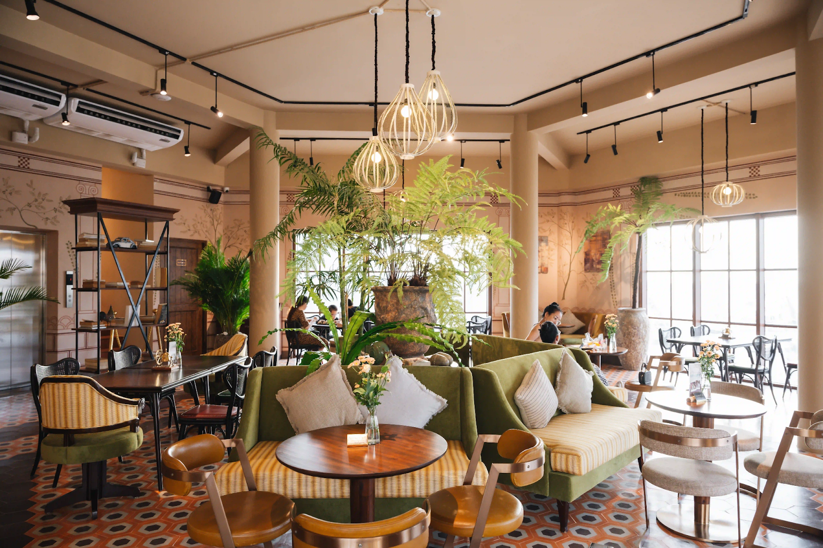 Không gian sang trọng của Runam Cafe