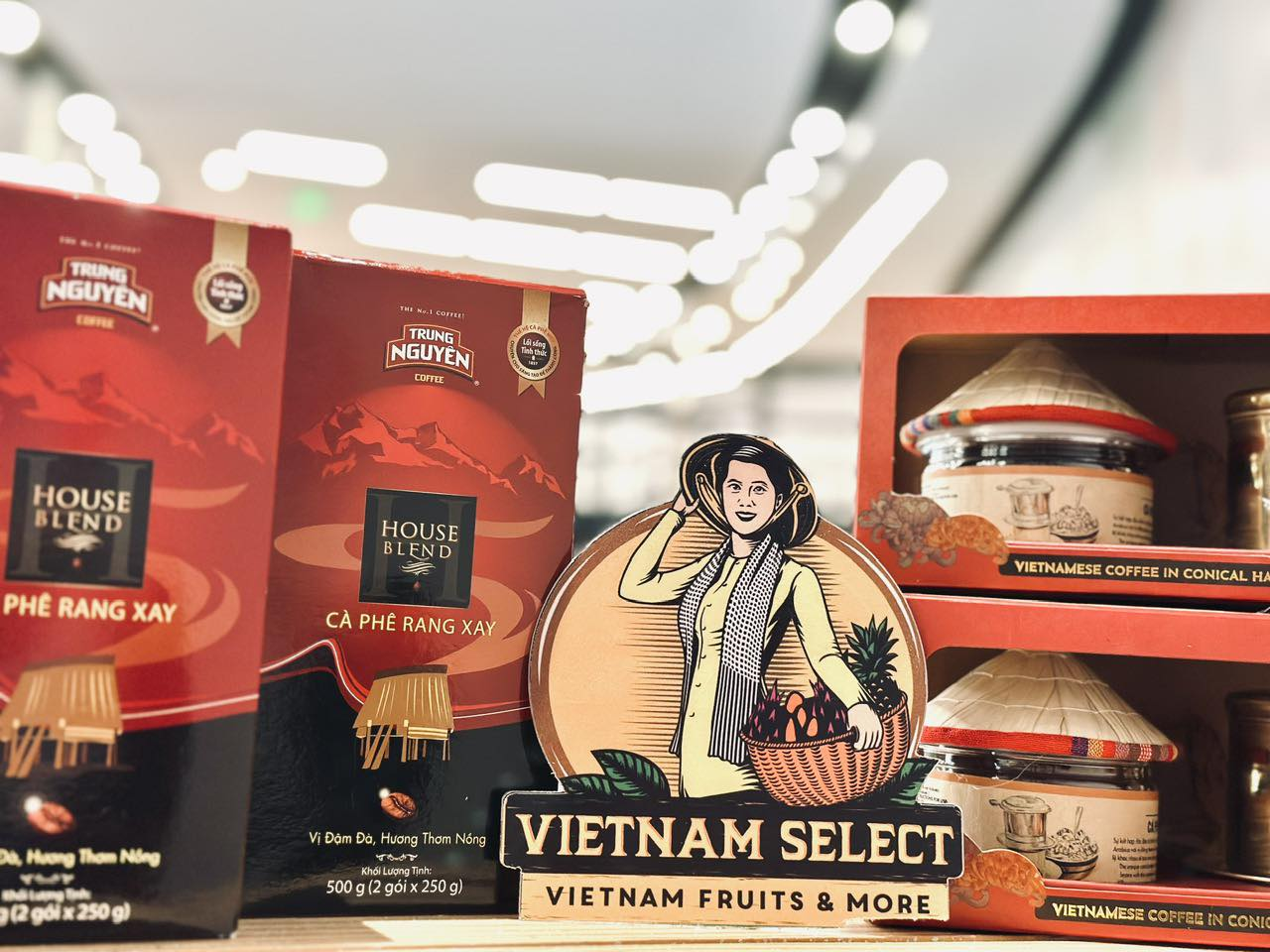 Cà phê là sản phẩm bán chạy tại siêu thị Vietnam Select