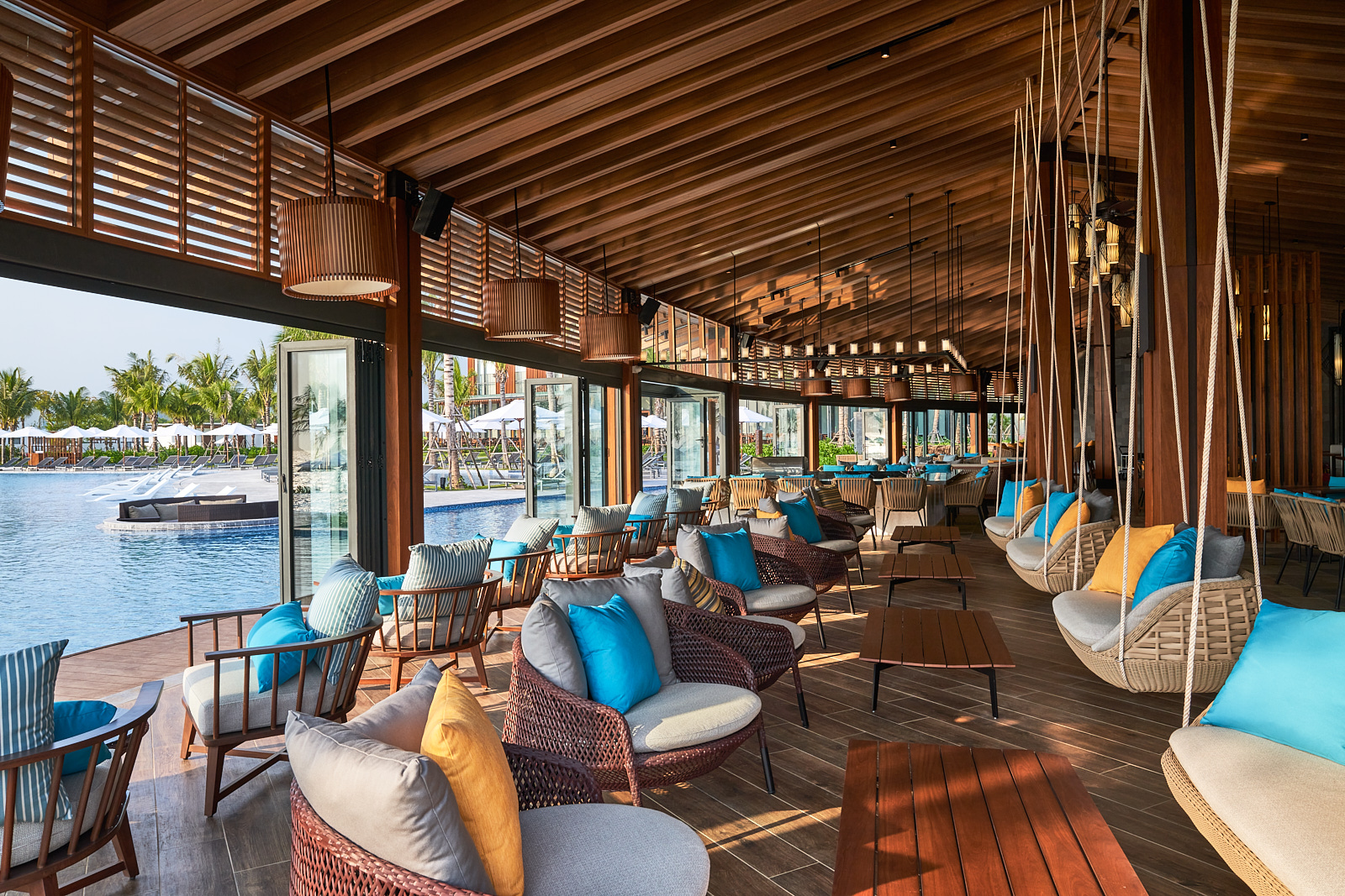 Không gian sang trọng tại Aura Beach Club