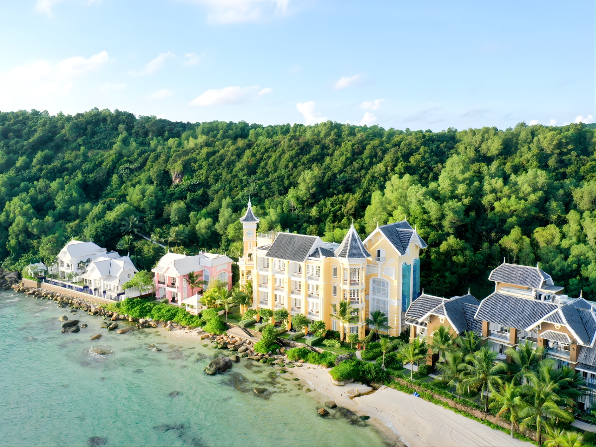 Lưu trú tại khách sạn ở Nam đảo Phú Quốc mang đến cho du khách kỳ nghỉ trọn vẹn và đáng nhớ