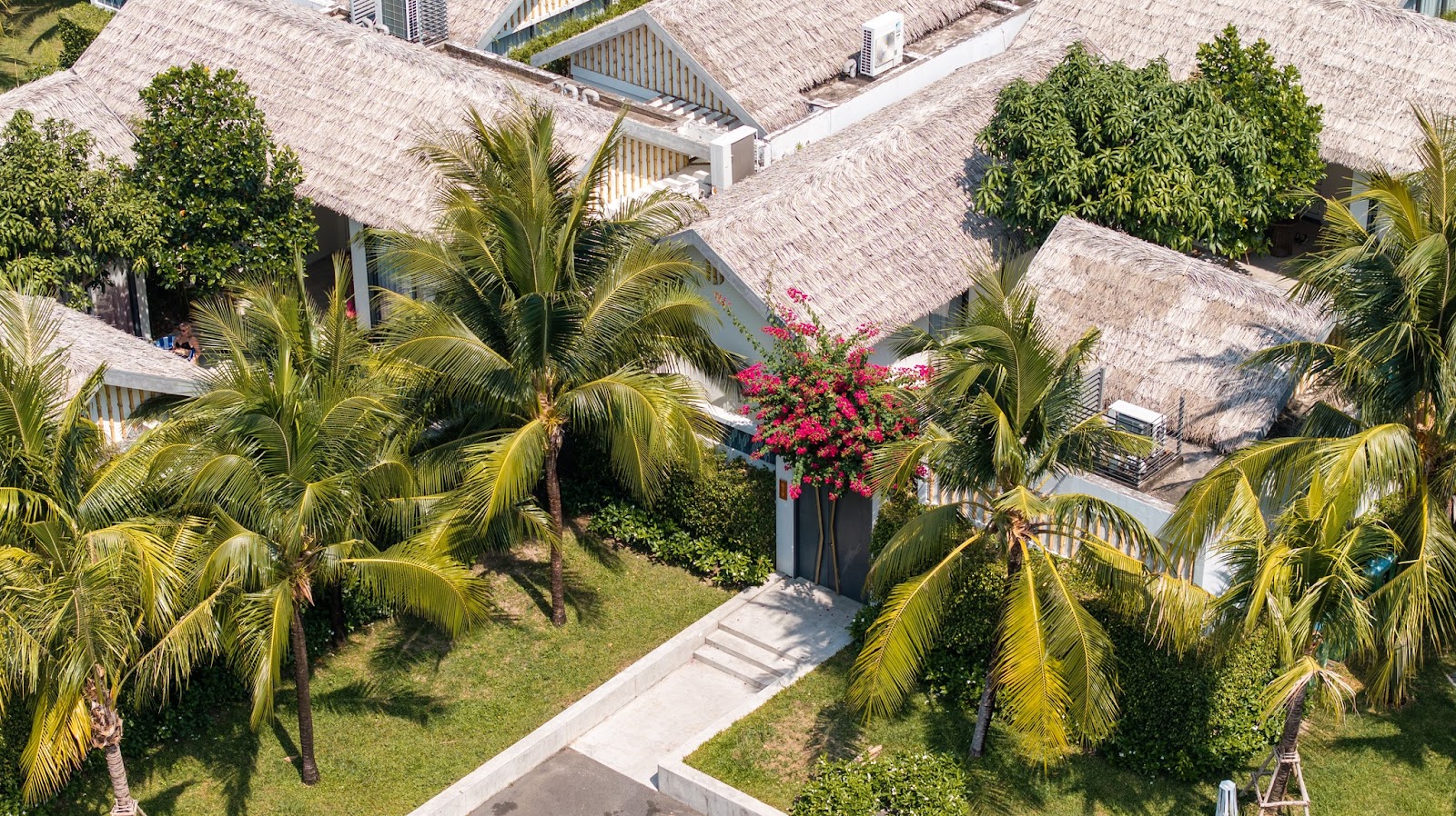 Thiết kế của resort lấy cảm hứng từ những làng chài yên bình của Việt Nam