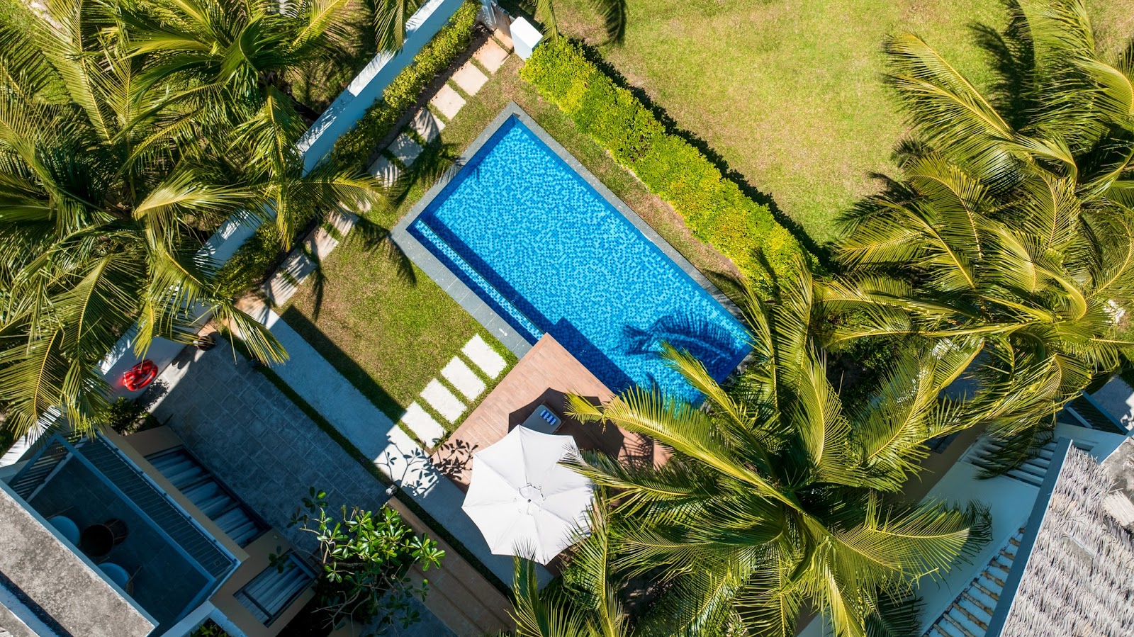 Garden Pool Villa sở hữu sân vườn rộng rãi, thoáng mát