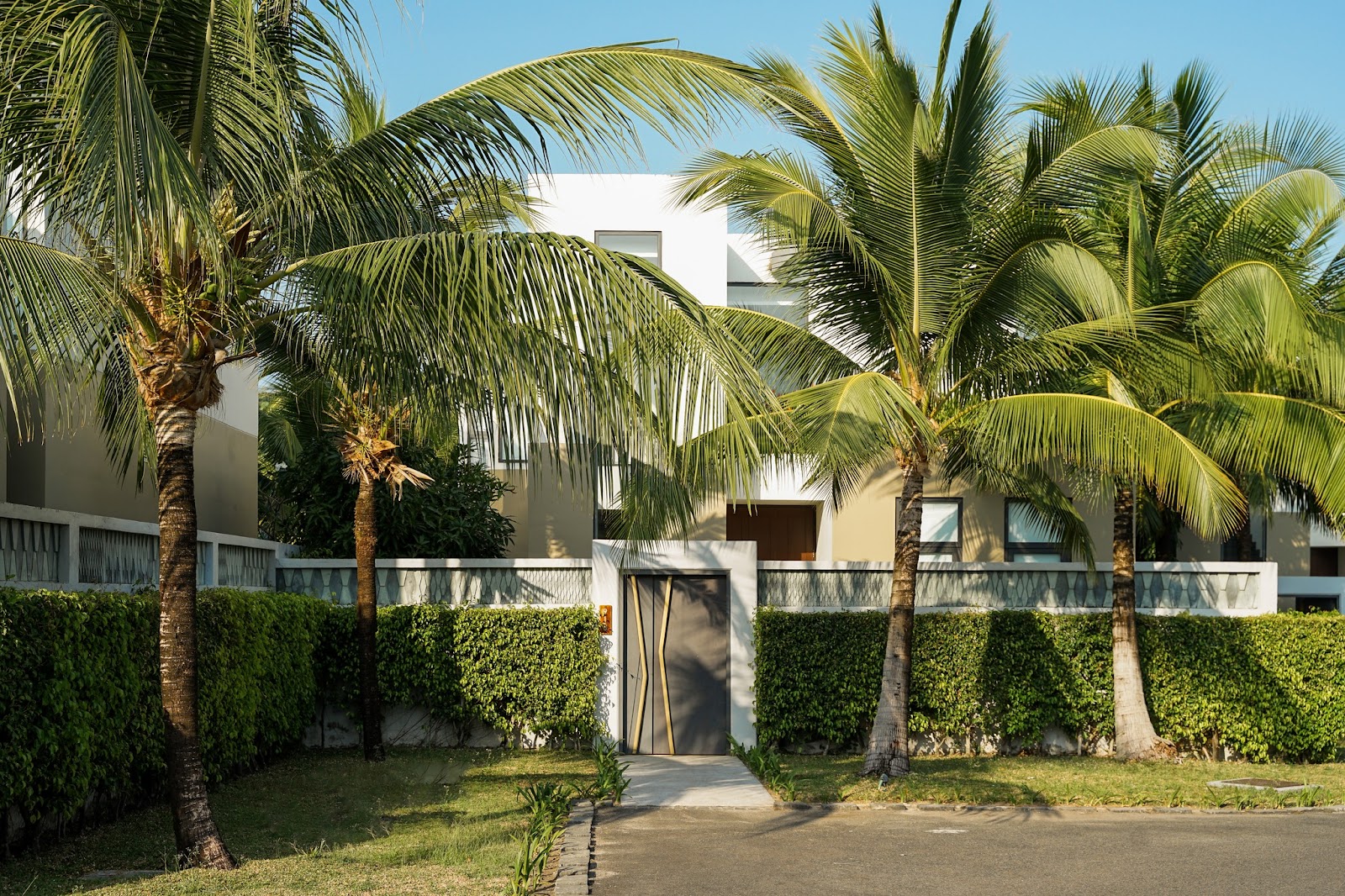 Không gian rợp bóng cây xanh tại New World Phu Quoc Resort