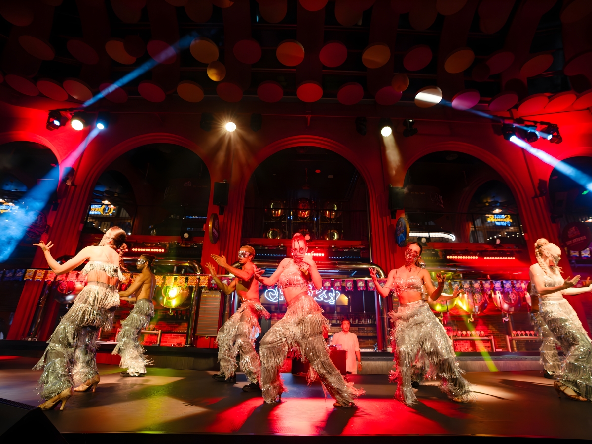 Bùng nổ cảm xúc mỗi tối tại Sun Bavaria GastroPub Phú Quốc