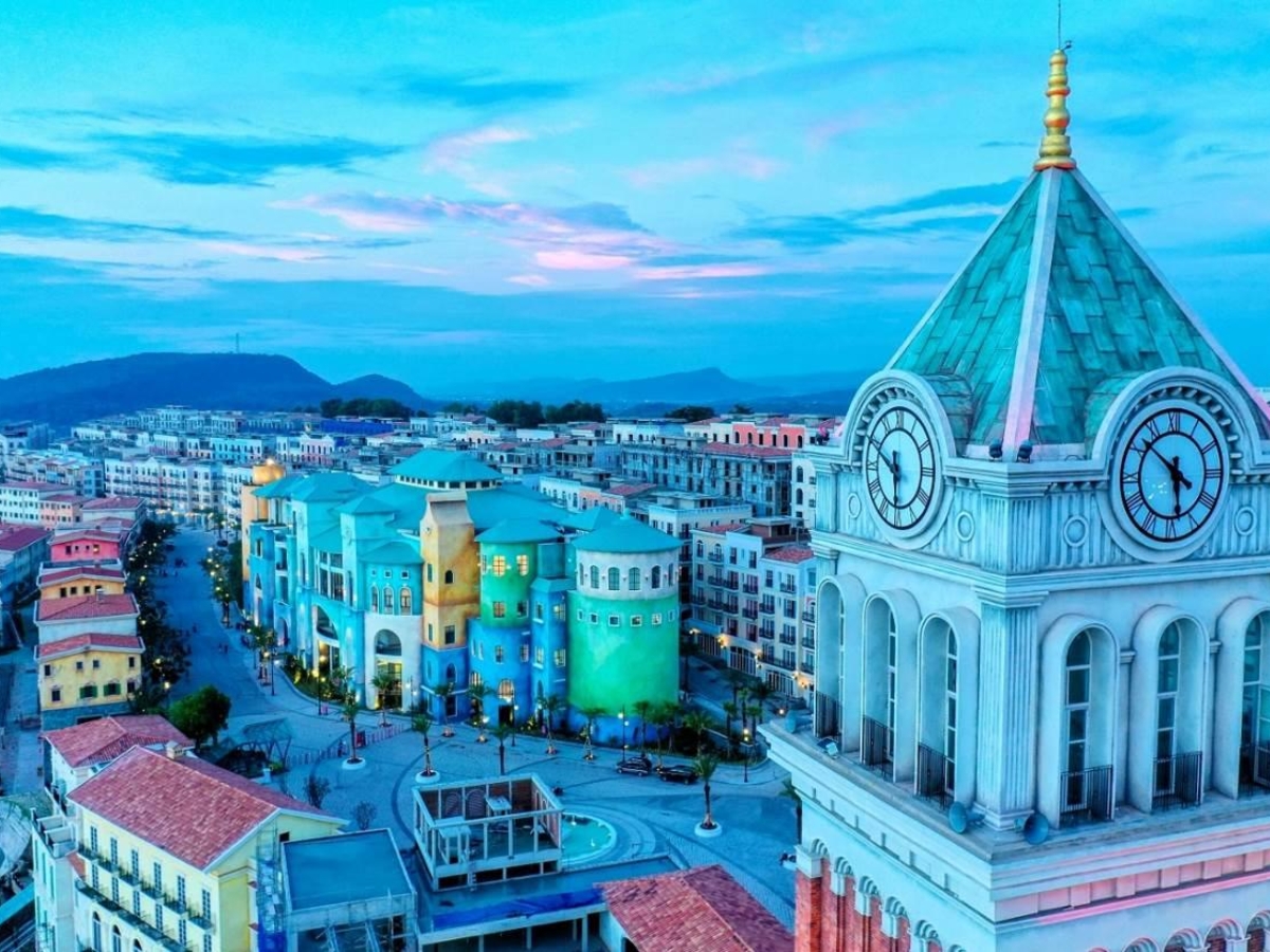 Sun Signature Gallery là không gian nghệ thuật biểu tượng nằm tại trung tâm Thị trấn Hoàng Hôn