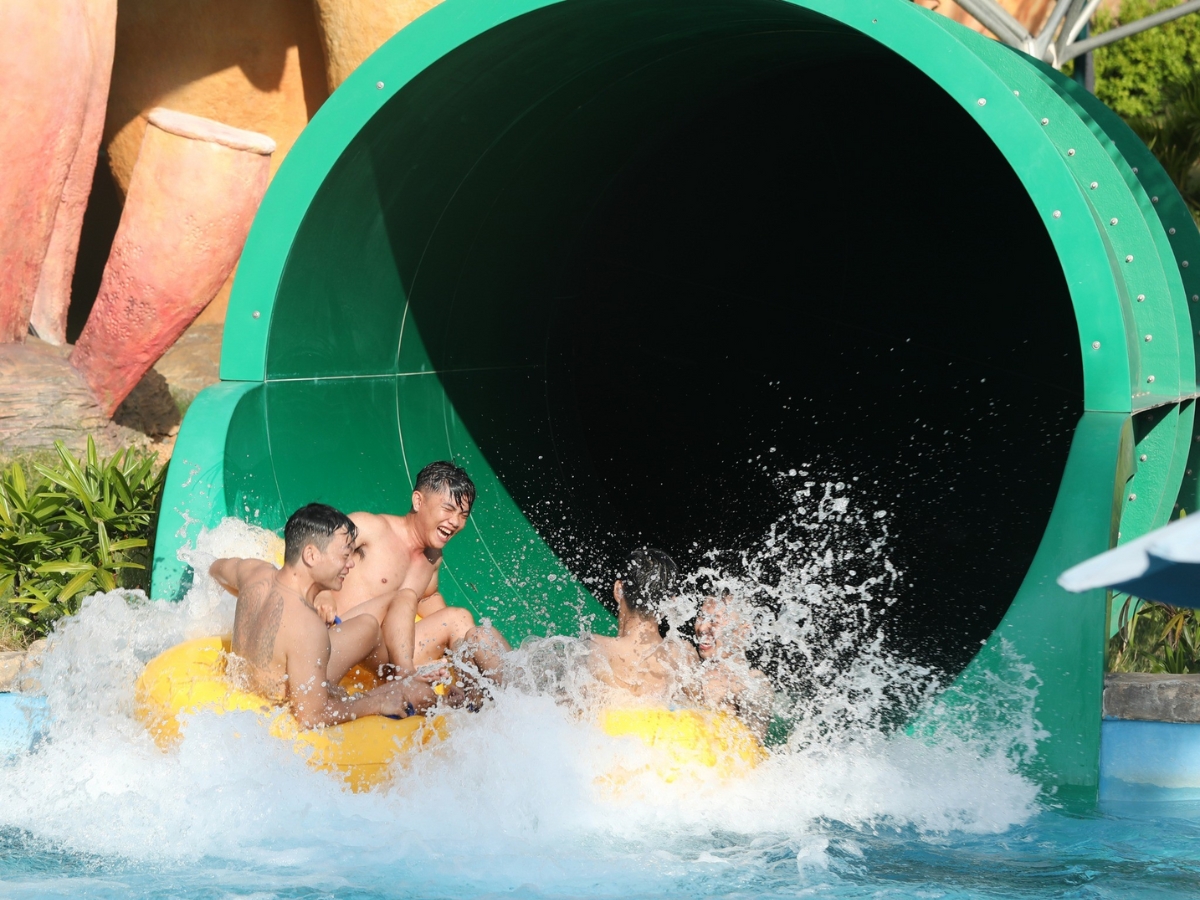 Thỏa thích vui chơi tại Sun World Hon Thom