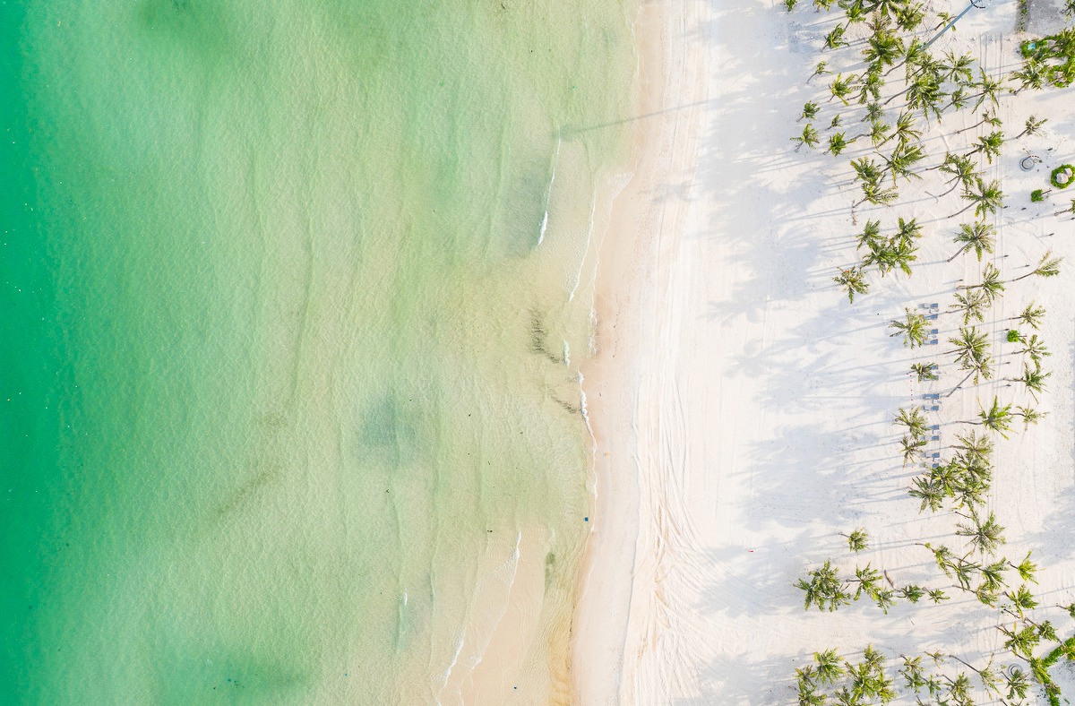 Phú Quốc, đặc biệt là Nam đảo được xem là trung tâm du lịch biển đảo của Việt Nam với hệ sinh thái tự nhiên đa dạng