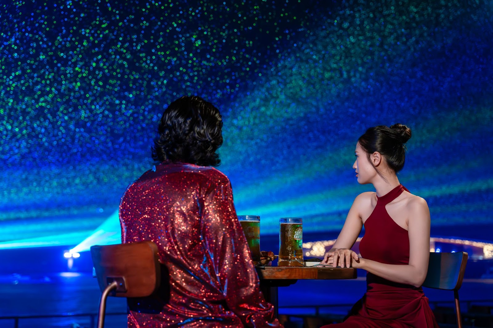 Bữa tối lãng mạn của du khách tại Sun Bravia GastroPub