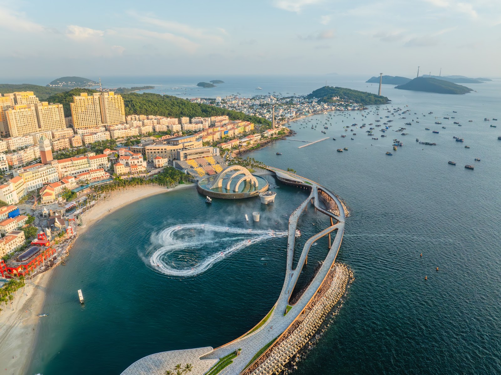 Thị trấn Hoàng Hôn với nhiều công trình kiến trúc độc đáo