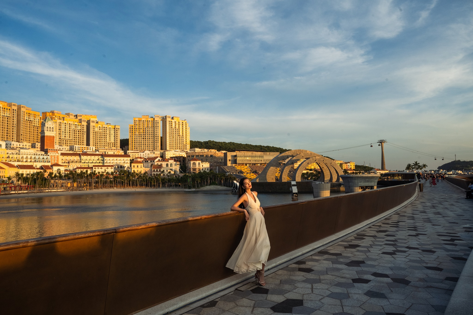 Kiến trúc độc đáo và nghệ thuật của Thị trấn Hoàng Hôn