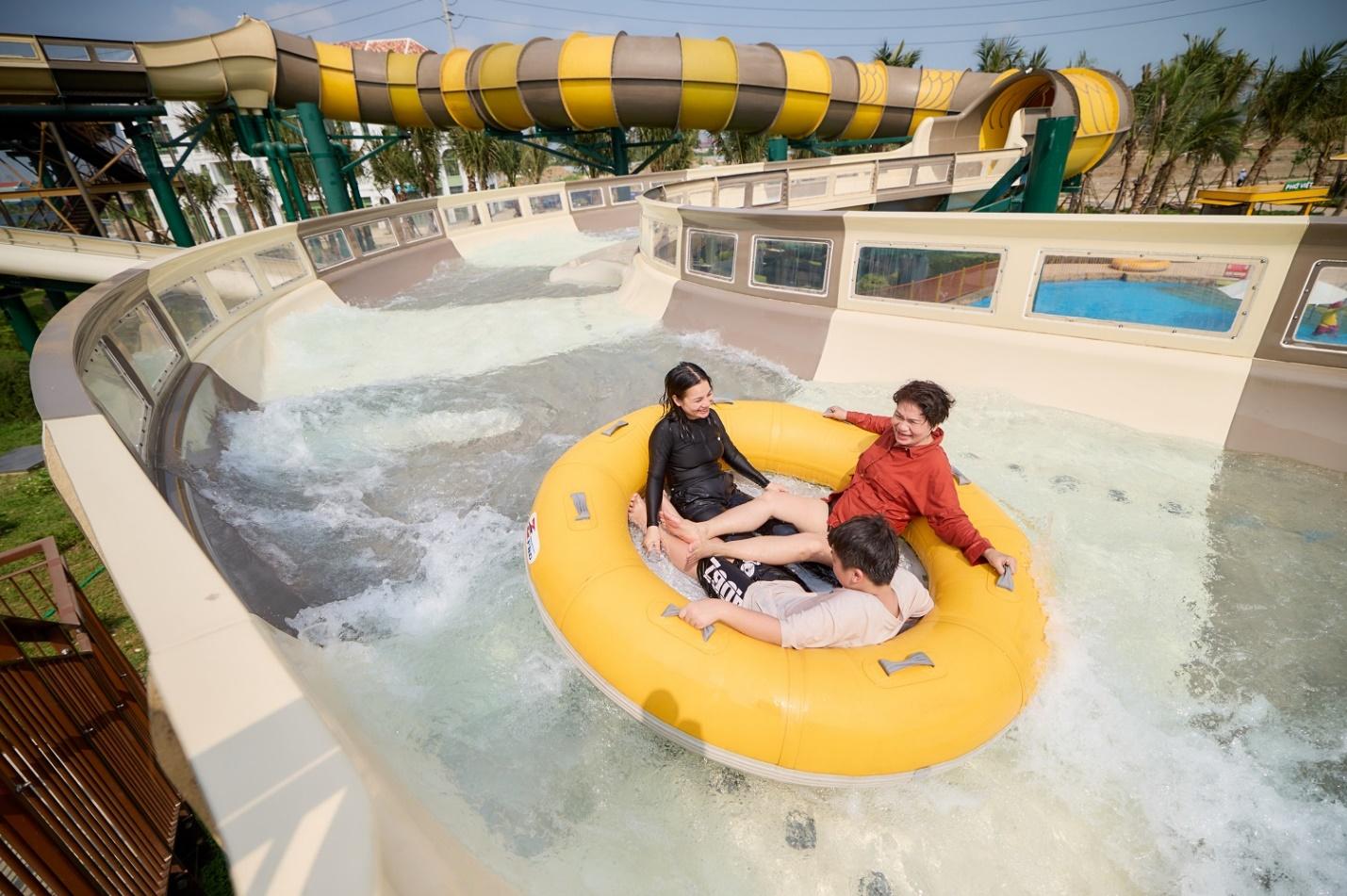 Những màn trượt nước dành cho cả gia đình.