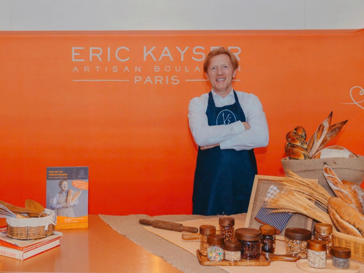 Nghệ nhân làm bánh Eric Kayser tại ngày khai trương