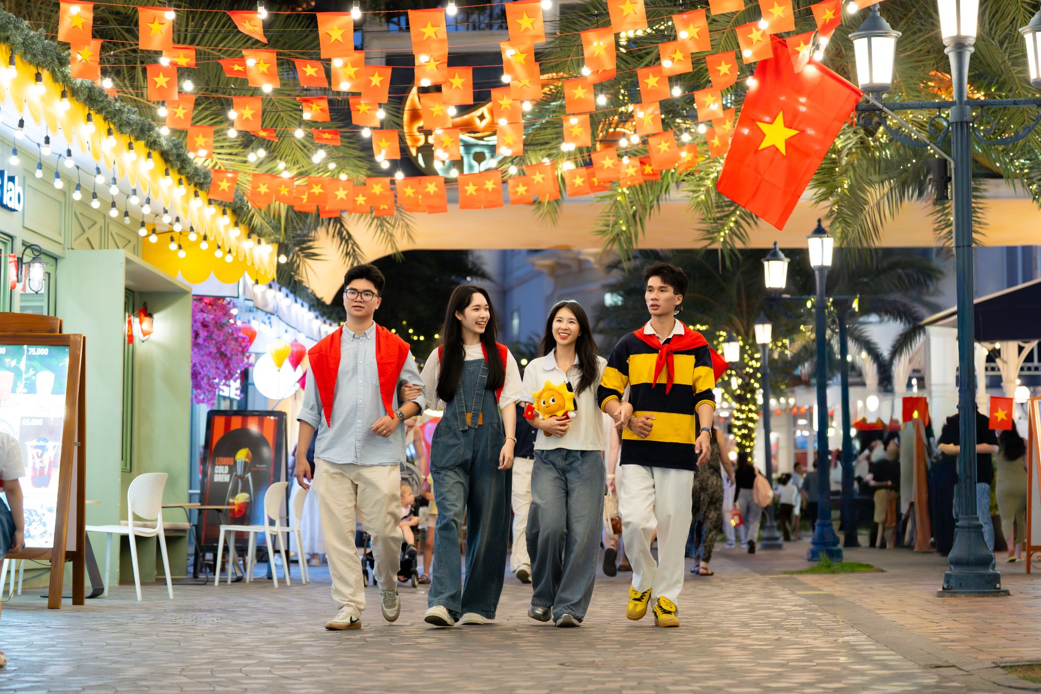 Sunset Bazaar luôn nhộn nhịp, sôi động