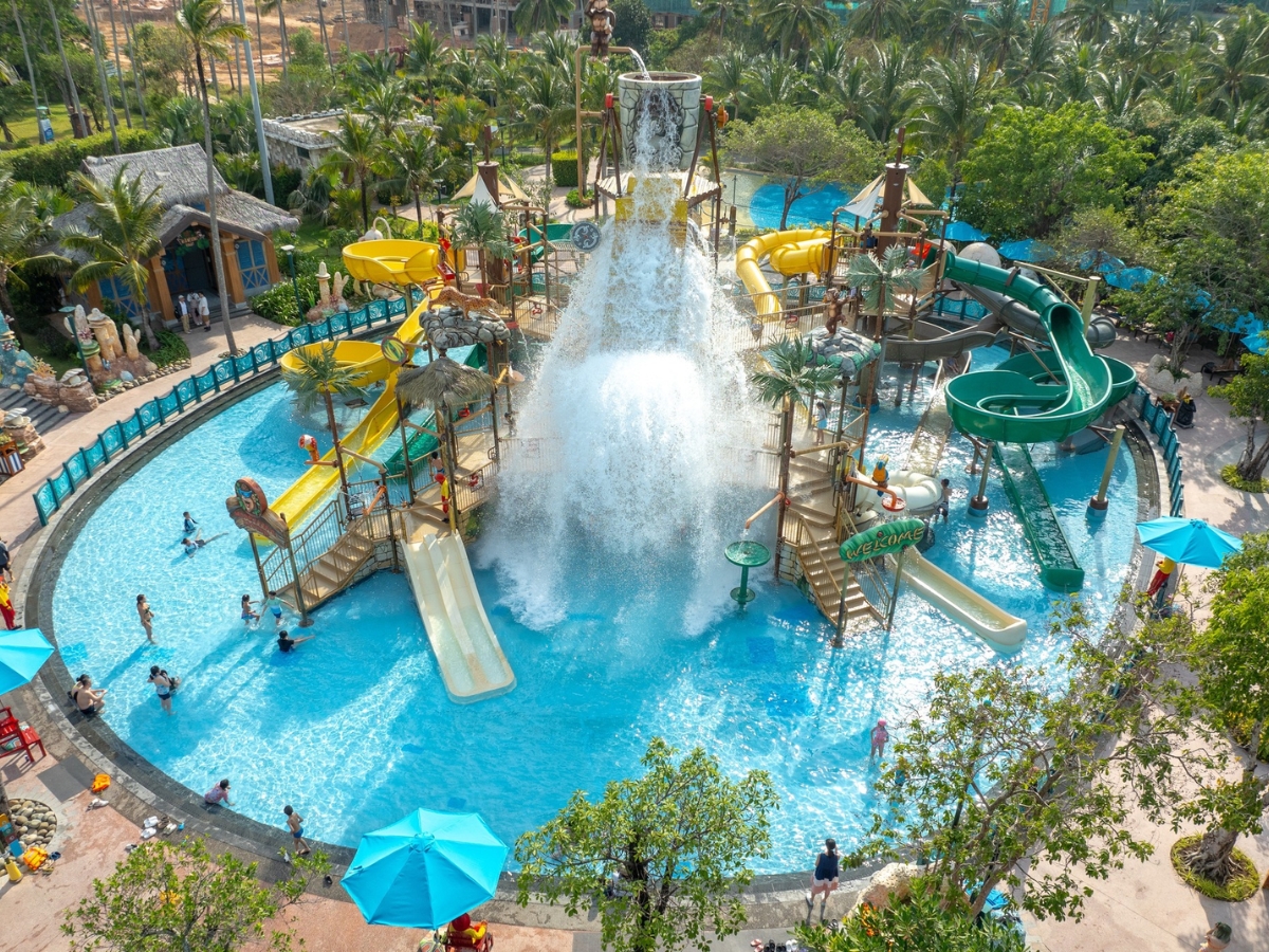 Giá vé cáp treo Hòn Thơm bao gồm trải nghiệm vui chơi tại Sun World Hon Thom