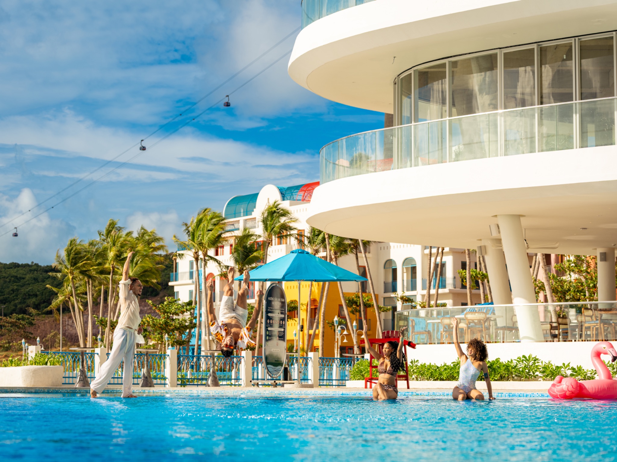 Santo Beach Club mang đến cho du khách những giờ thư giãn, trải nghiệm “đặc sản” hoàng hôn của Phú Quốc theo cách rất riêng