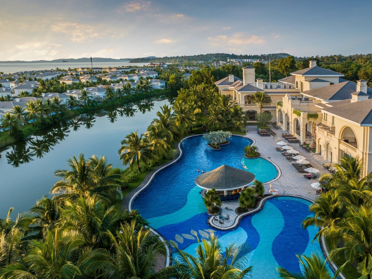 Resort kết hợp tiện nghi cao cấp cùng trải nghiệm thiên nhiên đảo Ngọc
