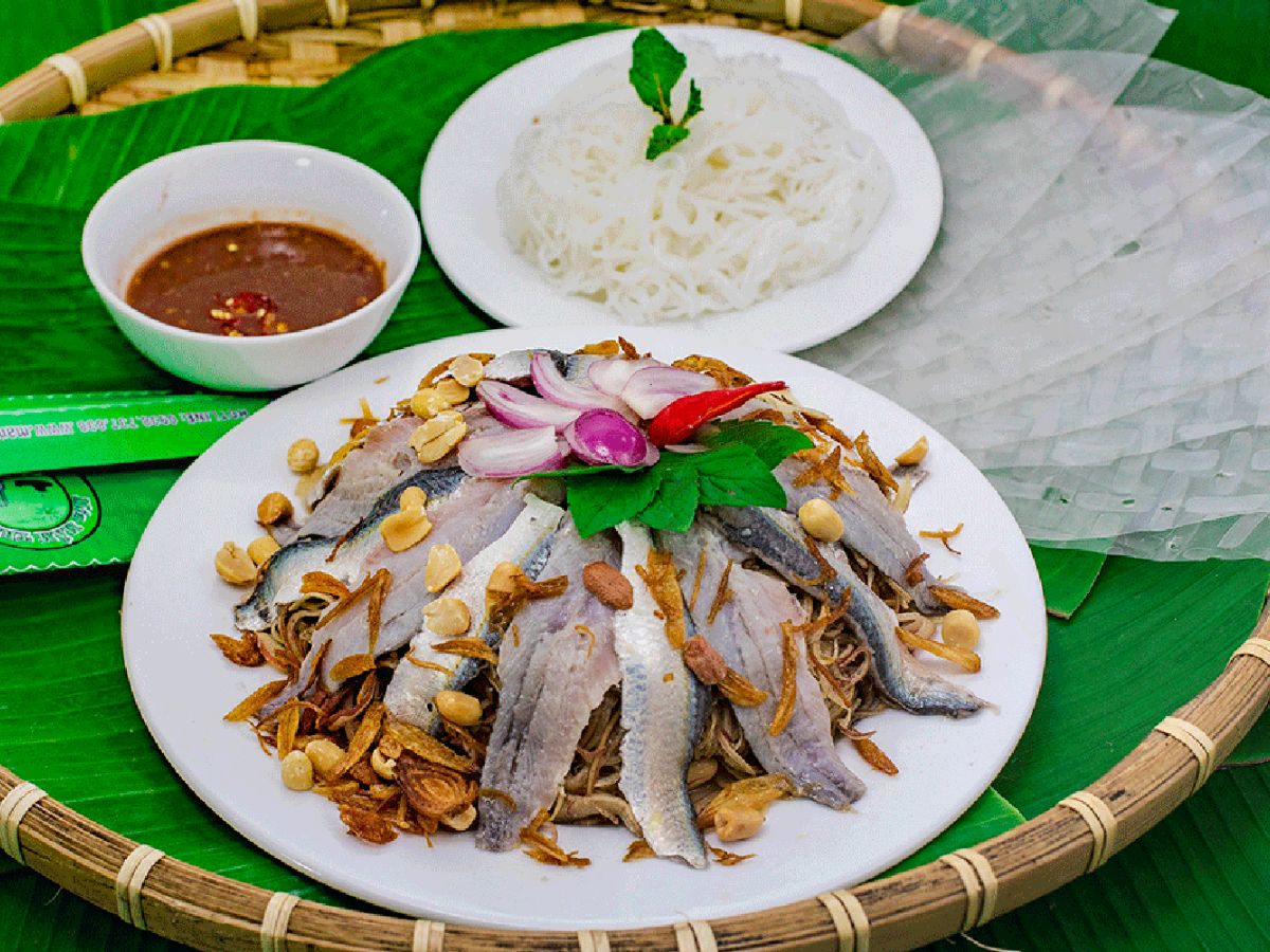 Món đặc sản được chuẩn bị từ những nguyên liệu tươi sống nhất. (Nguồn: Sưu tầm)
