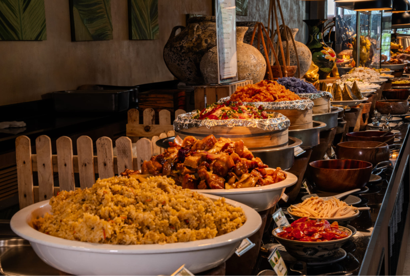 Thưởng thức đại tiệc buffet có một không hai tại nhà hàng Mango Restaurant. (Nguồn: Sưu tầm)