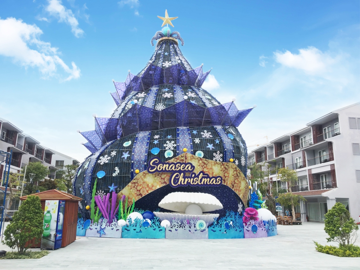 Chiêm ngưỡng cây thông Noel được lấy cảm hứng từ đại dương.