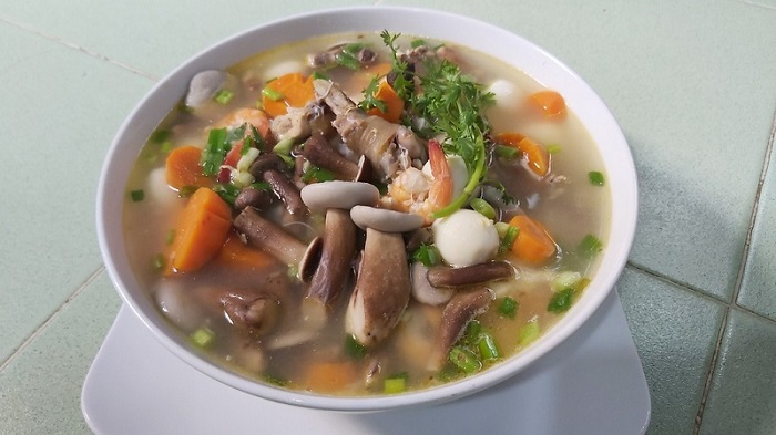 Đến Phú Quốc vào mùa mưa du khách không nên bỏ lỡ đặc sản nấm tràm.