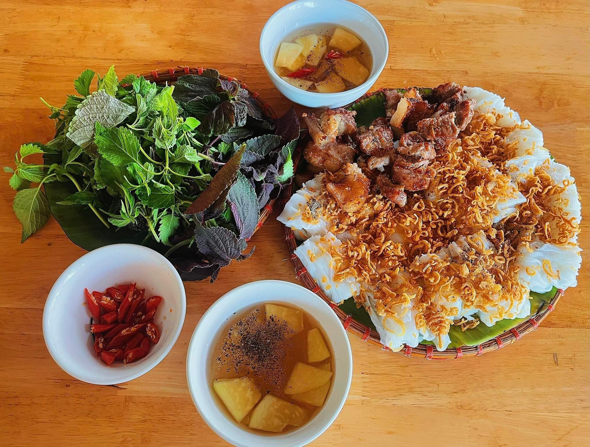 Bánh cuốn mẹt Hương Hương Quán là địa chỉ yêu thích của người dân và thực khách khi tới Ninh Bình. (Nguồn: Sưu tầm)