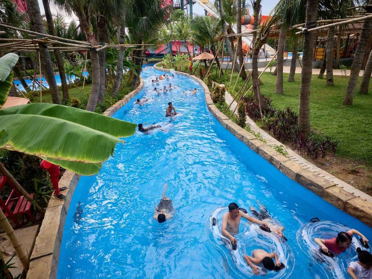 “Dòng sông mơ màng” tại Sun World Ha Nam nổi bật với không gian thả trôi êm đềm trên phao. (Nguồn: Sưu tầm)