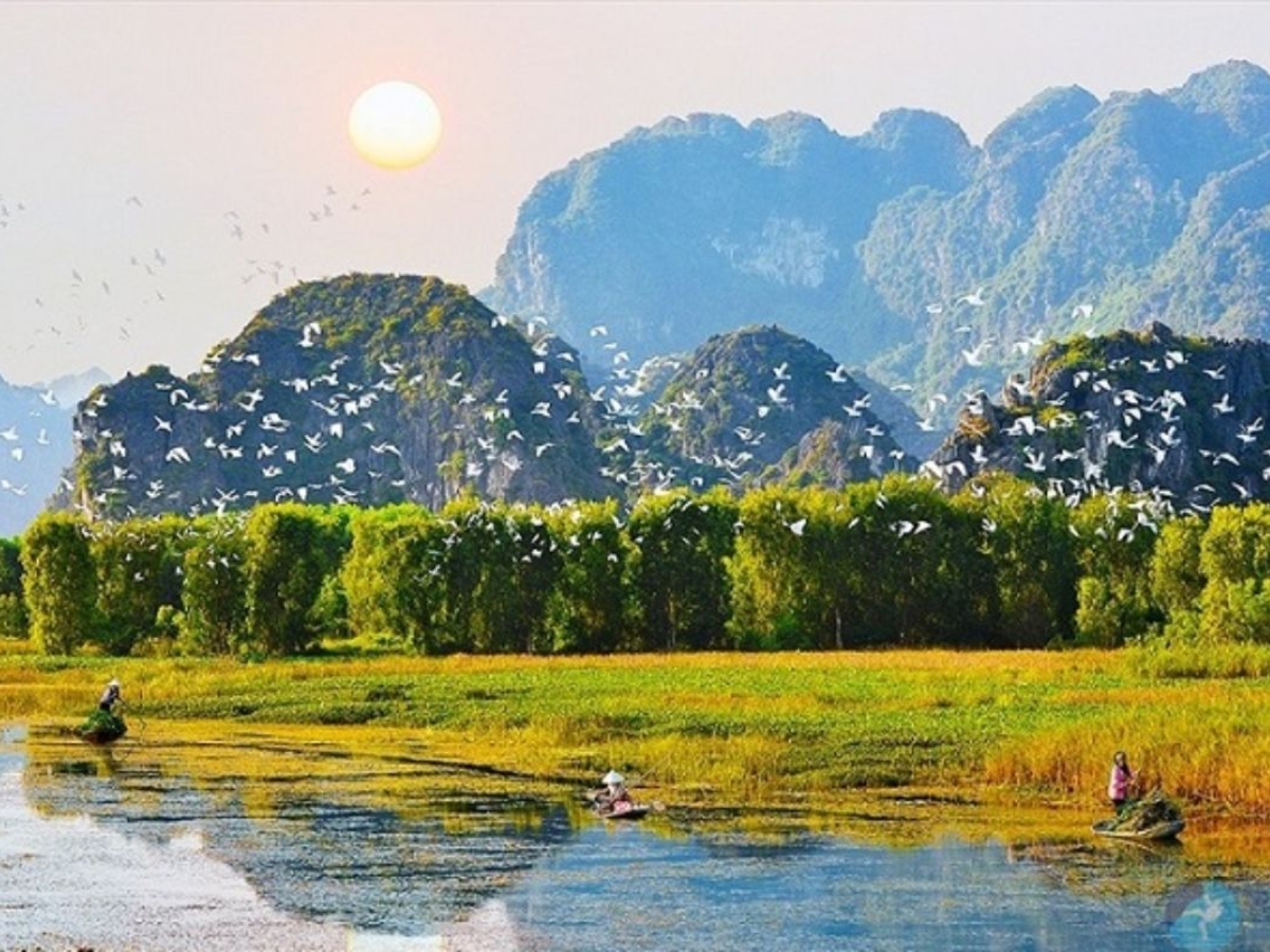 Du khách nên lựa chọn những ngày thời tiết thuận lợi để có trải nghiệm săn bình minh tại Ninh Bình tốt hơn. (Nguồn: Sưu tầm)
