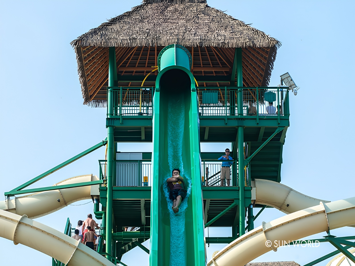 Trò chơi mãng xà phi lao – Python Plunge.
