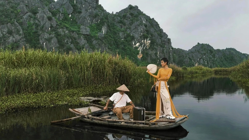 Du khách check-in cực chất ở khu bảo tồn thiên nhiên Vân Long. (Nguồn: Sưu tầm)