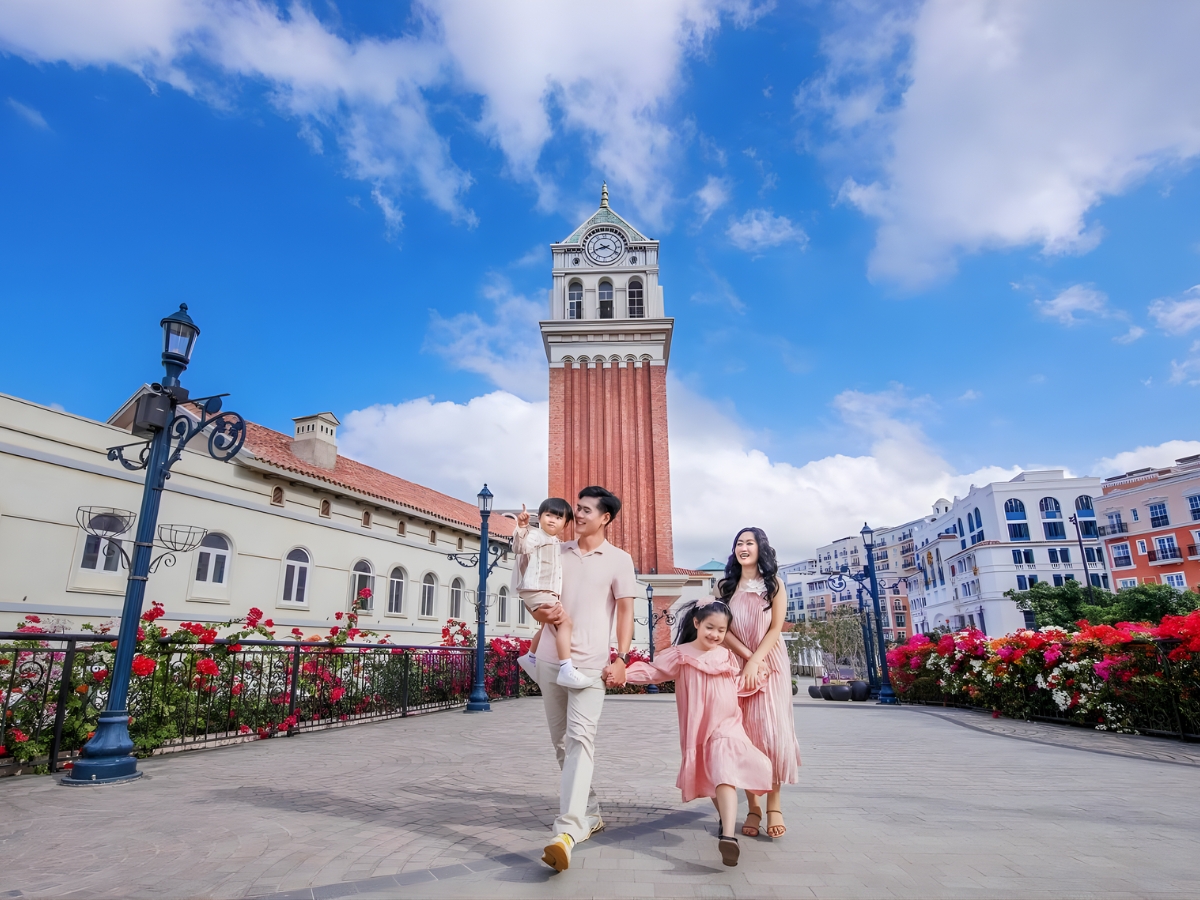 Lựa chọn trang phục phù hợp để có những bức hình check-in nổi bật tại Thị trấn Hoàng Hôn