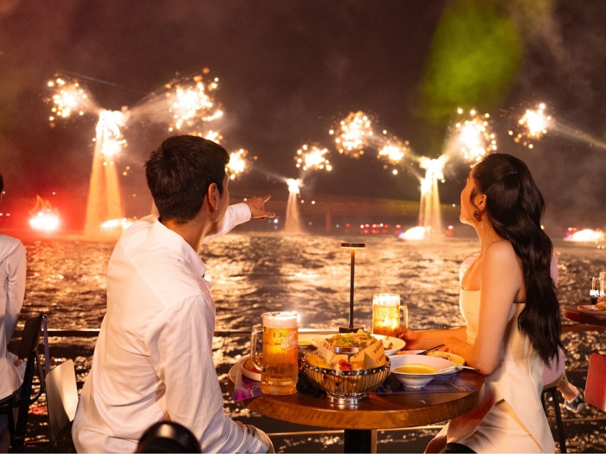 Bữa tối kết hợp Sun KraftBeer và màn trình diễn nghệ thuật tại Sunset Town