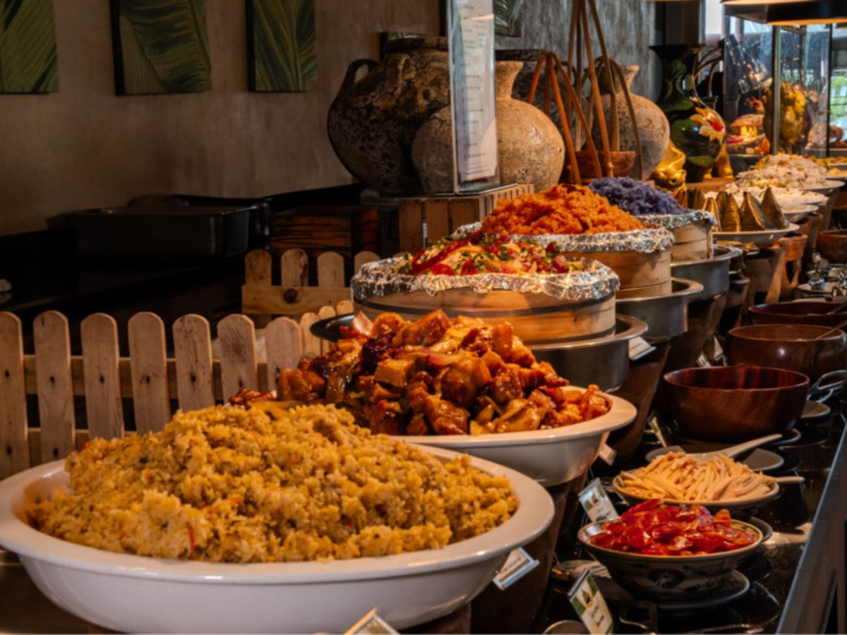 Thưởng thức đại tiệc buffet có một không hai tại nhà hàng Mango Restaurant.