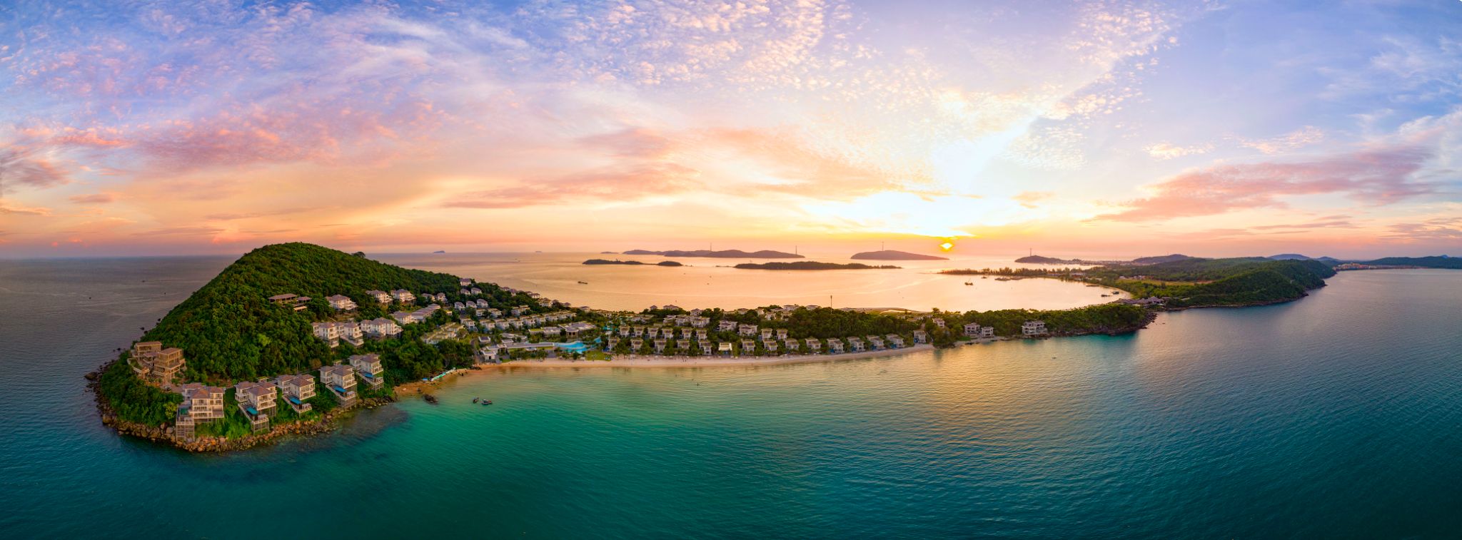 Premier Village Phu Quoc Resort, khu nghỉ dưỡng biệt lập giữa hai mặt biển tuyệt đẹp của đảo Ngọc. 