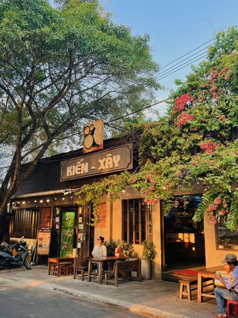 Bún quậy Kiến Xây cực kỳ nổi tiếng tại đảo Ngọc.