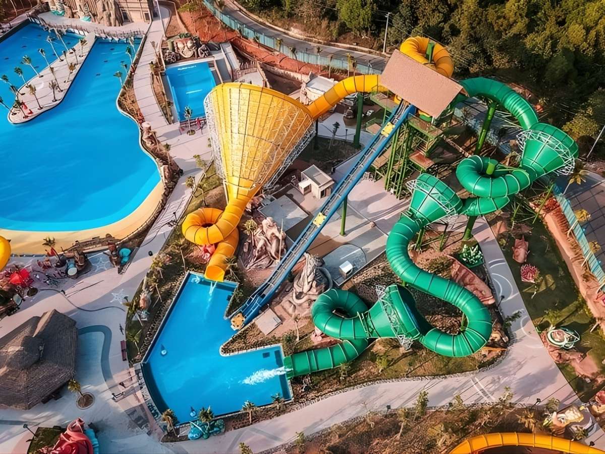 Khu vui chơi tại Sun World Hon Thom với nhiều hoạt động giải trí. (