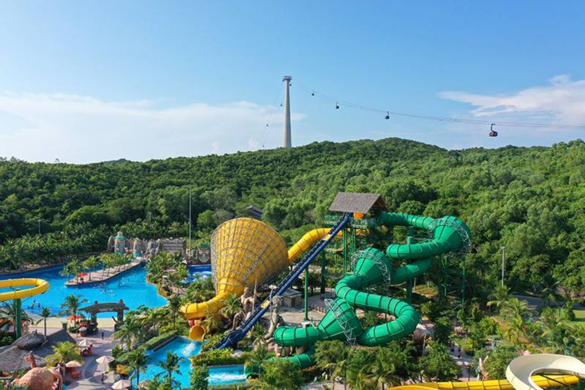 Sun World Hon Thom mang đến không gian giải trí gắn liền biển đảo. 