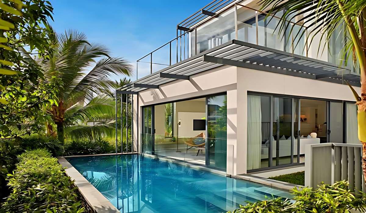 Villa có hồ bơi riêng nằm giữa vườn nhiệt đới
