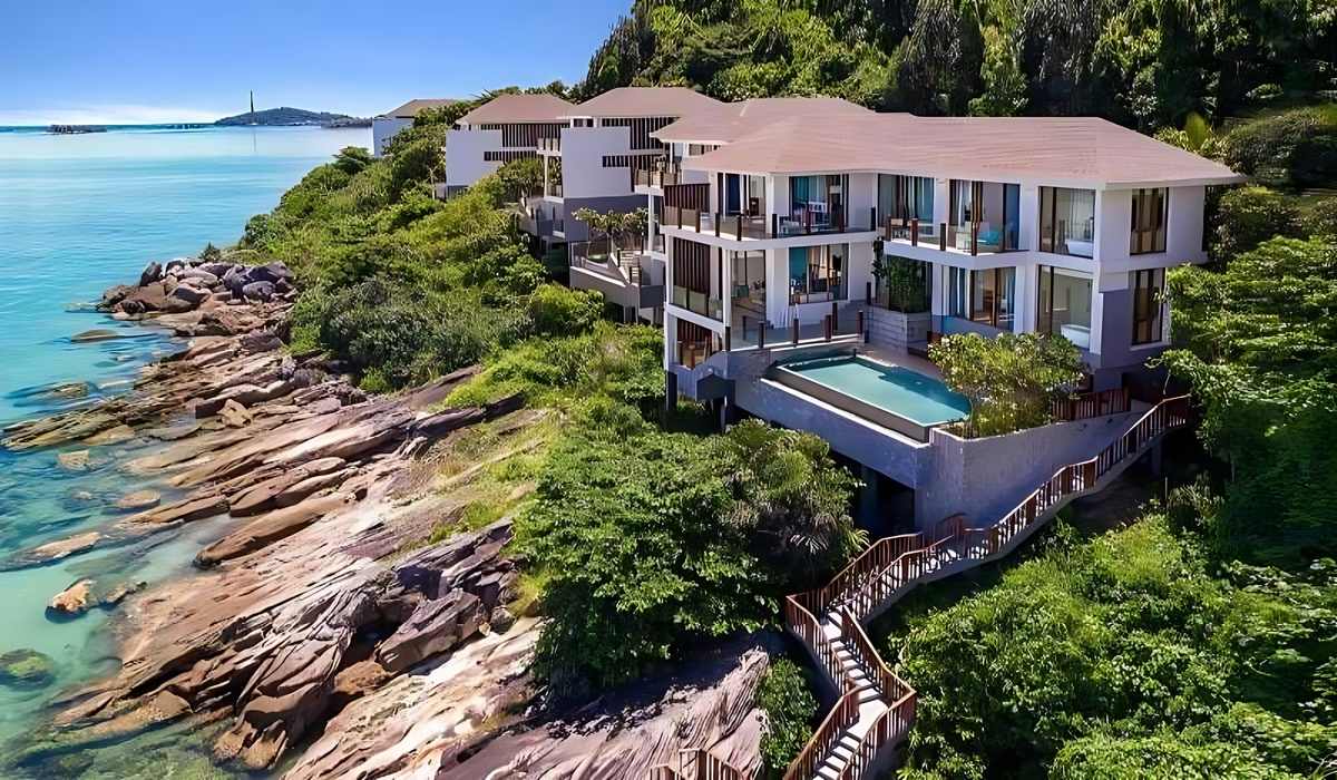 Kiến trúc đa tầng của Hillside Villa trên sườn đồi Mũi Ông Đội