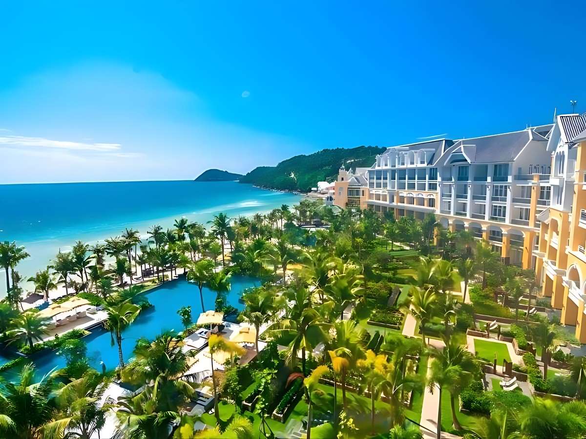 JW Marriott Phu Quoc Emerald Bay kiến trúc đại học độc đáo tại Bãi Kem