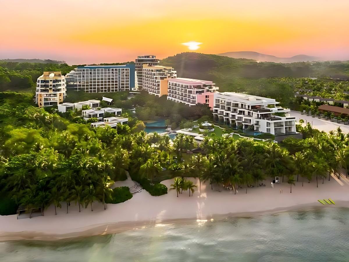 Resort Premier Residences thiết kế hiện đại, có hồ bơi lớn và view biển đẹp