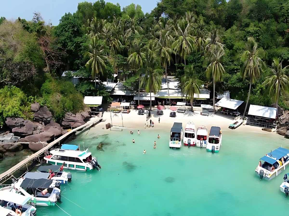 Tour 4 đảo Phú Quốc sử dụng cano cao tốc tham quan trong ngày