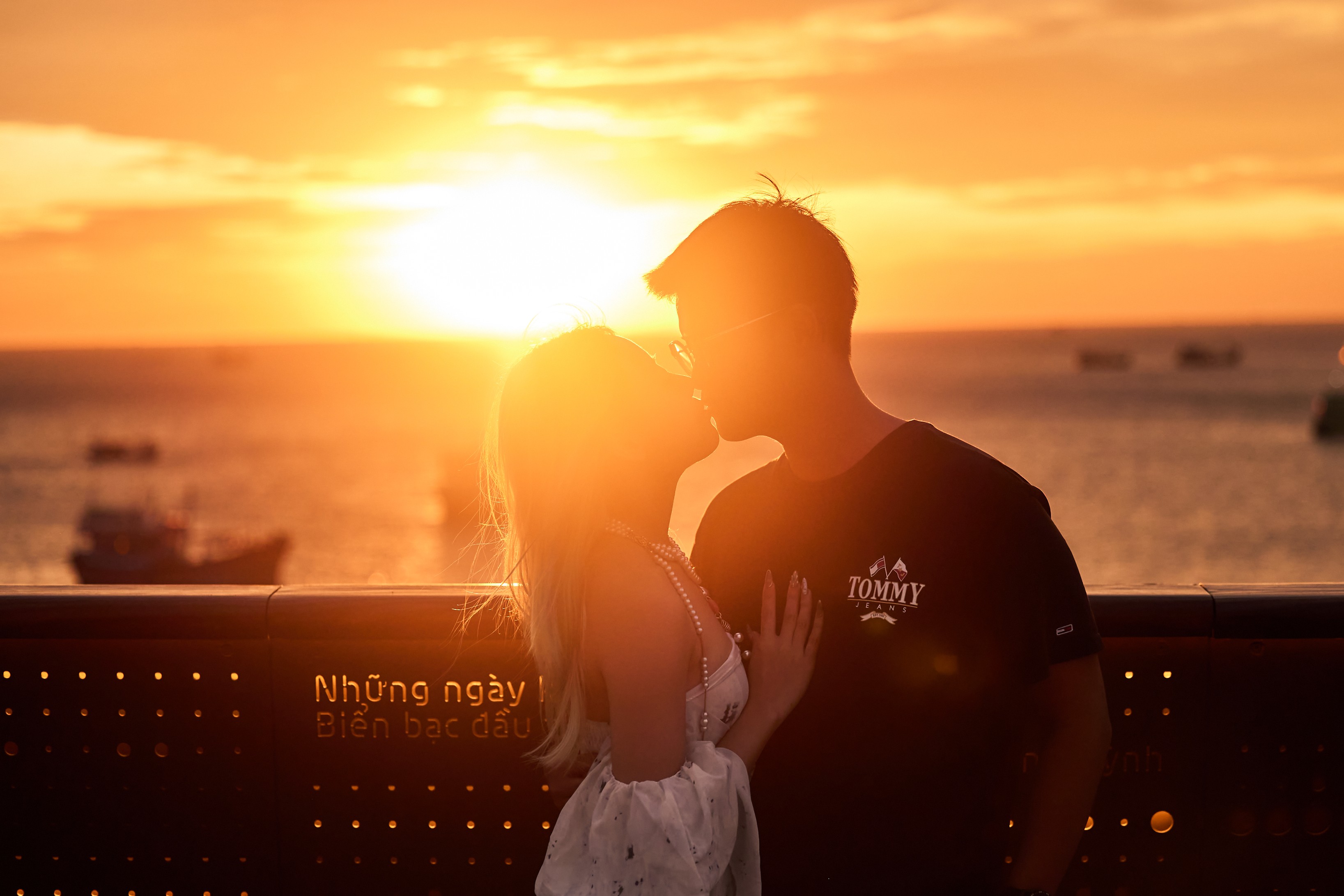Việc nắm rõ cách mua vé Cầu Hôn (Kiss Bridge) sẽ giúp bạn chủ động hơn trong lịch trình tham quan