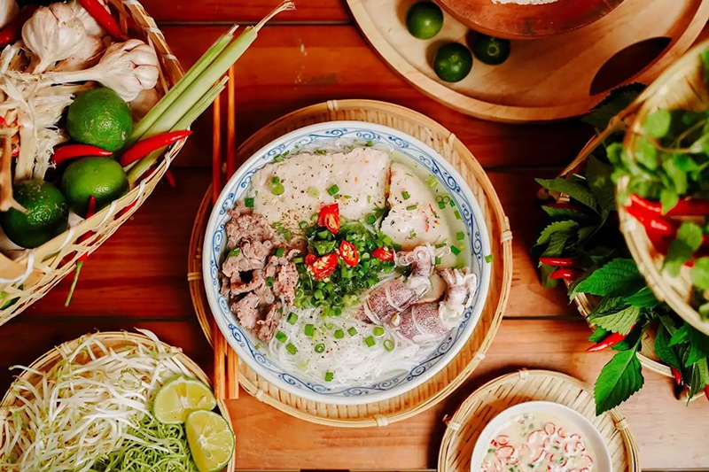 Ăn bún quậy ở Phú Quốc